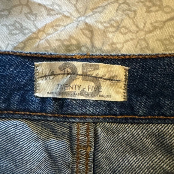 We The Free Big Sur Coast Boyfriend Shorts Denim Destroyed size 25 Free People - Picture 6 of 9